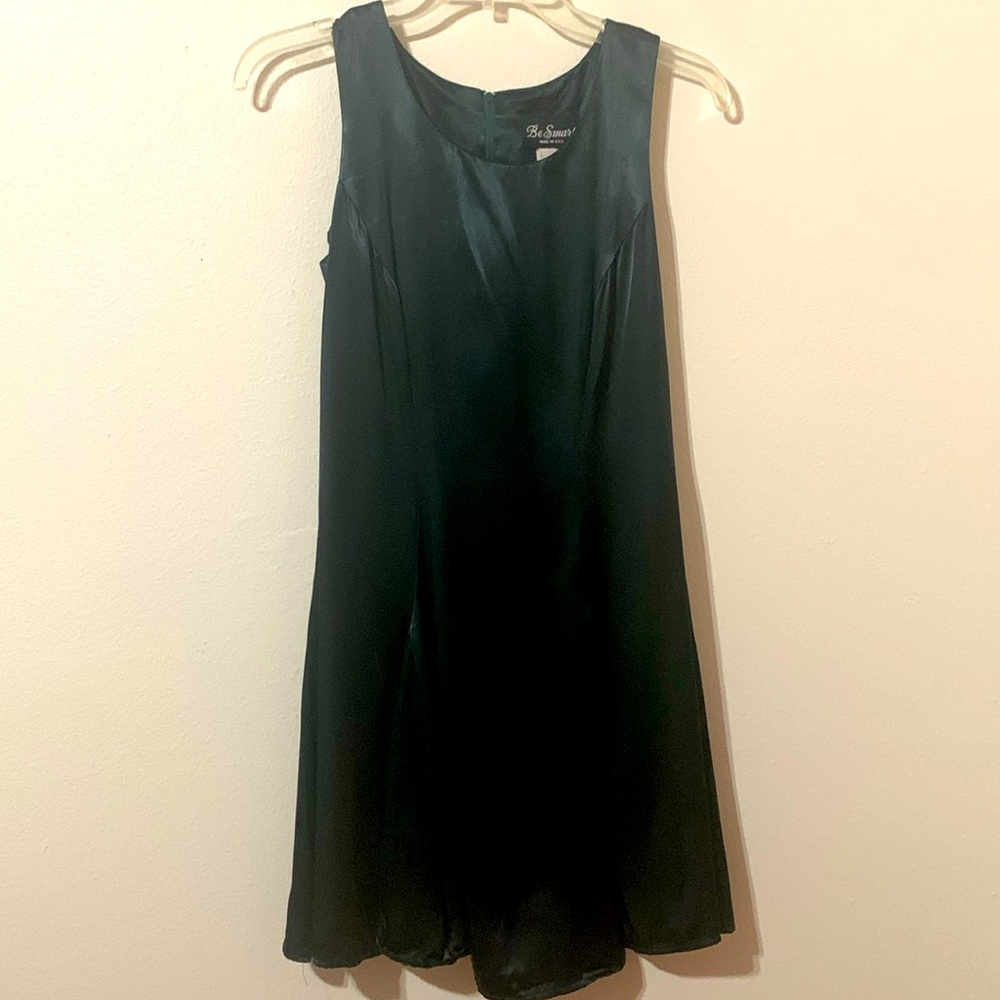 Be Smart Green Dress Pleated & Tie Back in Back Size 9/10 Used